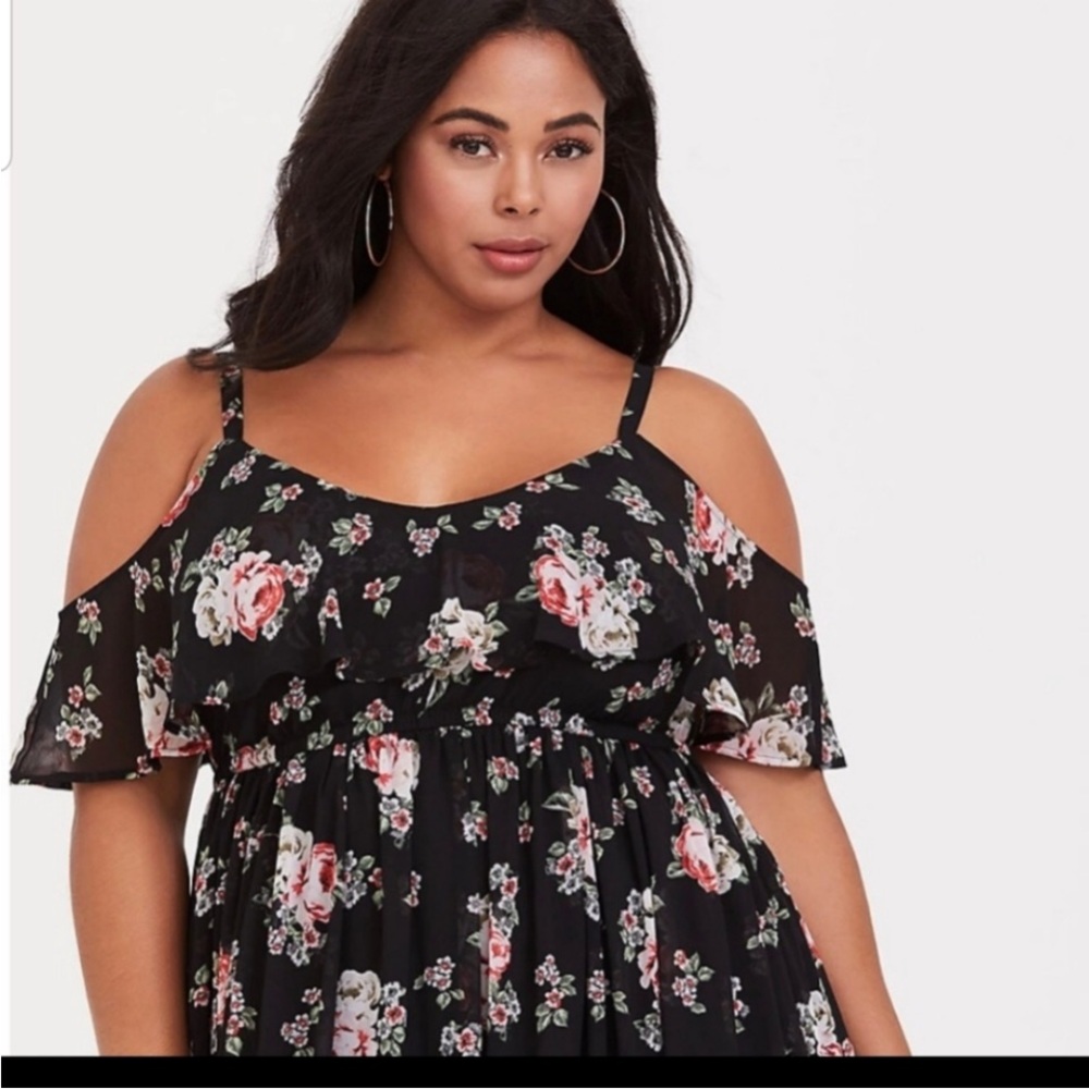 Torrid Elegant Black Floral cold shoulder maxi Dress with Lace Detail size 1X
